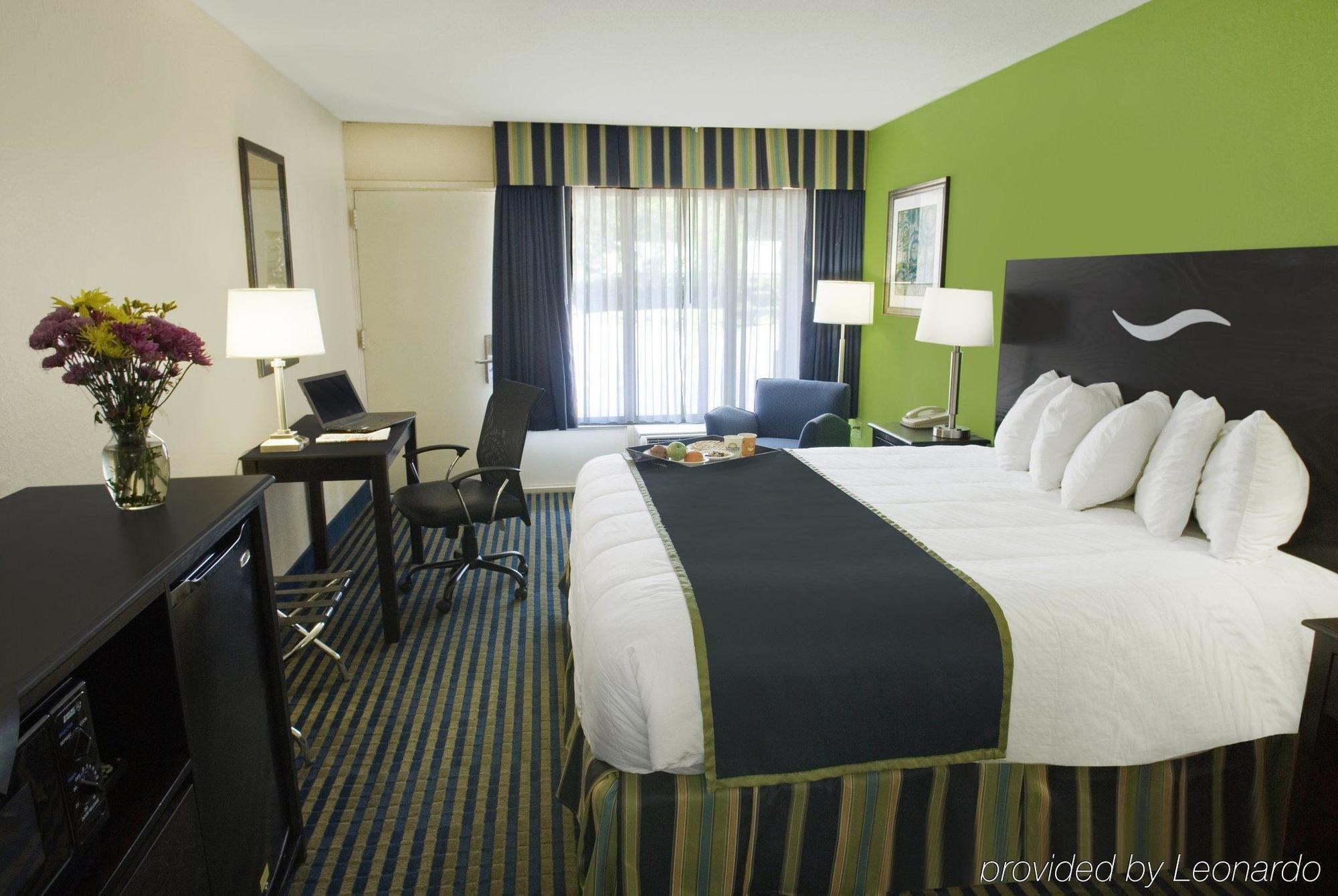 Days Inn By Wyndham Richmond Hill/Savannah מראה חיצוני תמונה