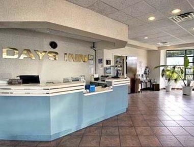 Days Inn By Wyndham Richmond Hill/Savannah מראה חיצוני תמונה