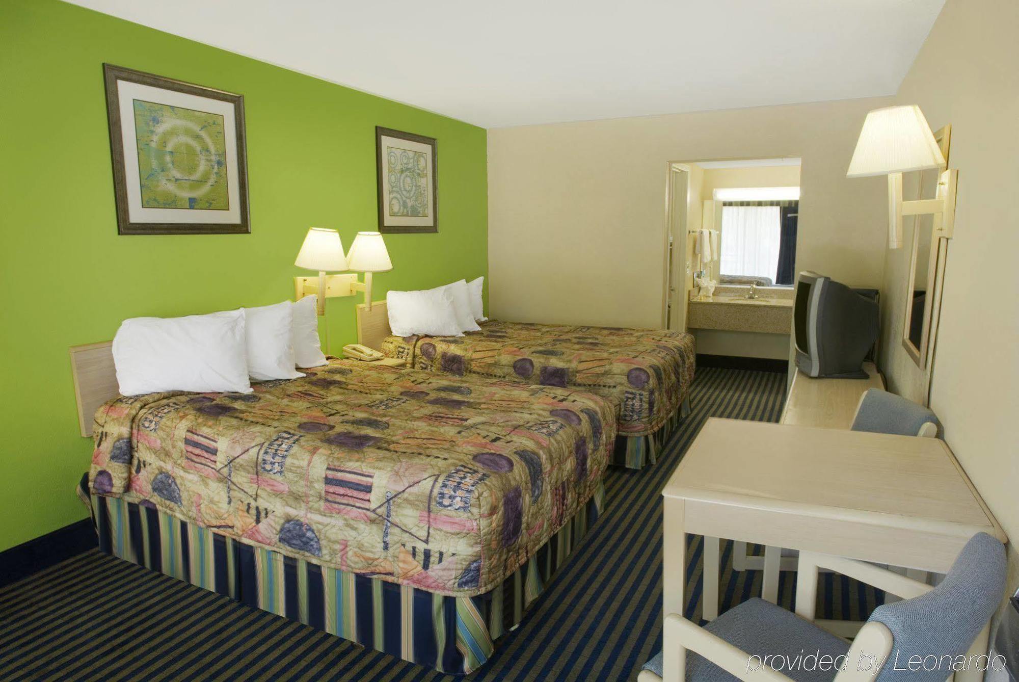 Days Inn By Wyndham Richmond Hill/Savannah מראה חיצוני תמונה